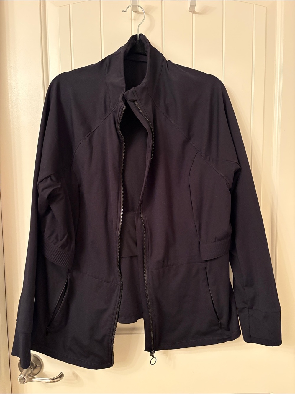 Black Full-Zip Lightweight Athletic Jacket